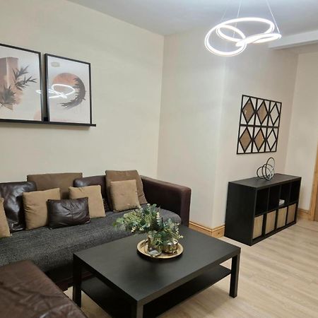 Rooms In Manchester 6 Minutes Drive To Victoria Station Zewnętrze zdjęcie
