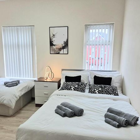 Rooms In Manchester 6 Minutes Drive To Victoria Station Zewnętrze zdjęcie