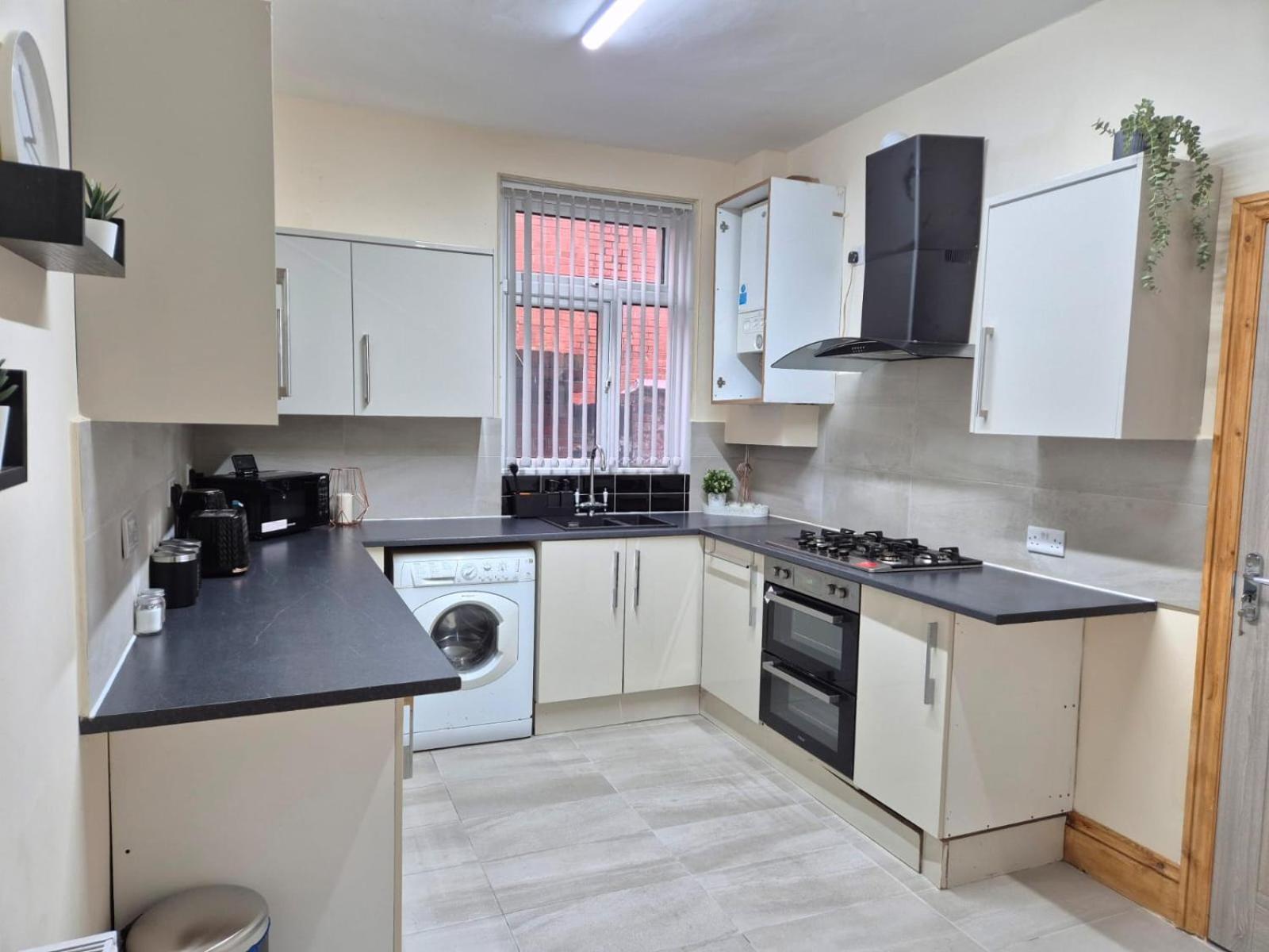 Rooms In Manchester 6 Minutes Drive To Victoria Station Zewnętrze zdjęcie