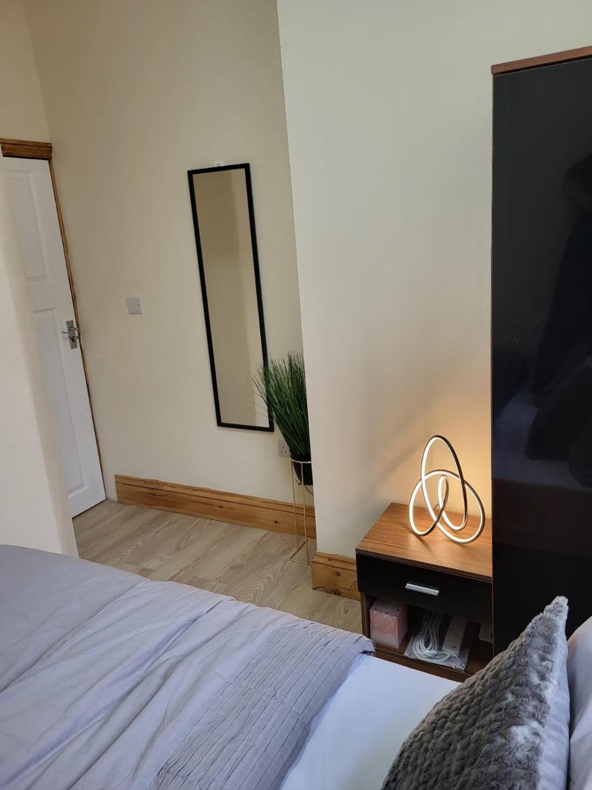 Rooms In Manchester 6 Minutes Drive To Victoria Station Zewnętrze zdjęcie