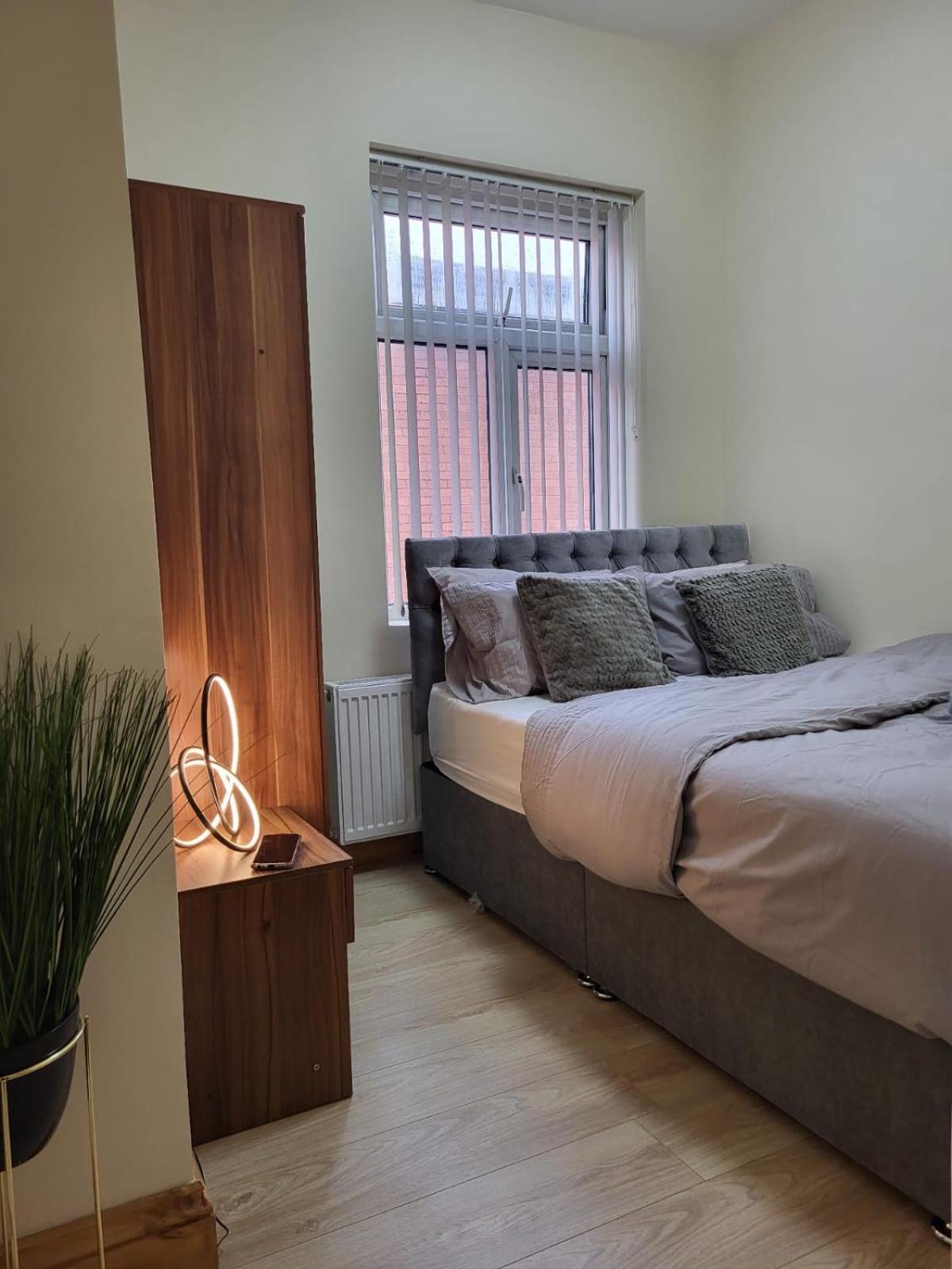 Rooms In Manchester 6 Minutes Drive To Victoria Station Zewnętrze zdjęcie