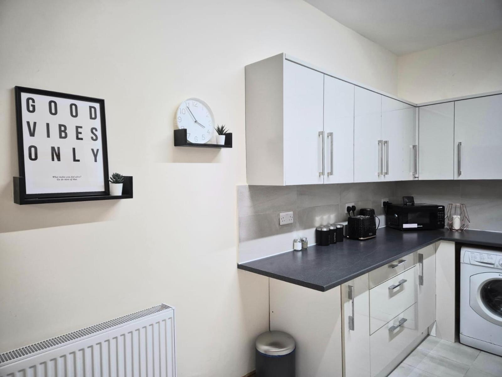 Rooms In Manchester 6 Minutes Drive To Victoria Station Zewnętrze zdjęcie