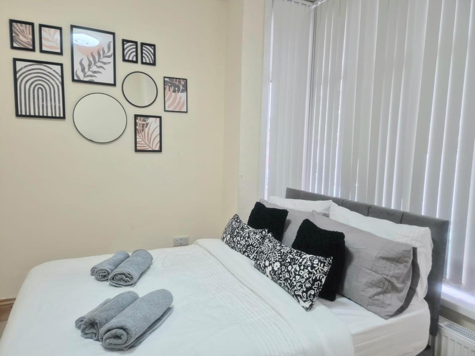 Rooms In Manchester 6 Minutes Drive To Victoria Station Zewnętrze zdjęcie